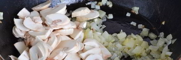 тушеная квашеная капуста с грибами