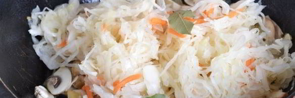 тушеная квашеная капуста с грибами