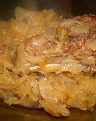 Тушеная в пиве капусточка с ребрышками
