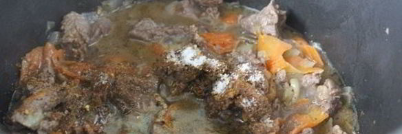 тушеный картофель с говядиной в мультиварке