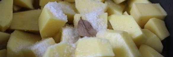 тушеный картофель с говядиной в мультиварке