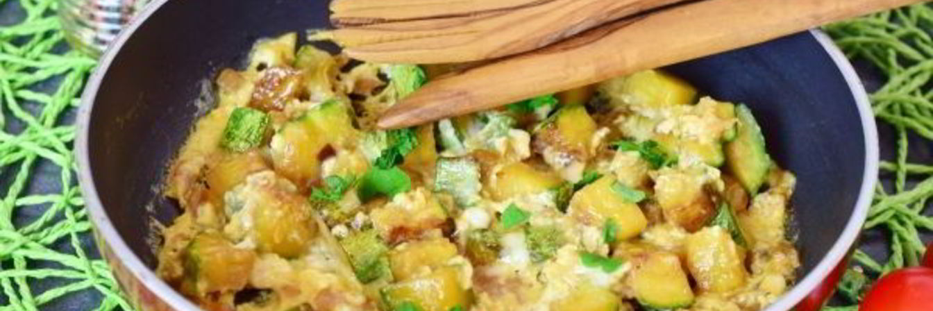 Тушеные кабачки с яйцом