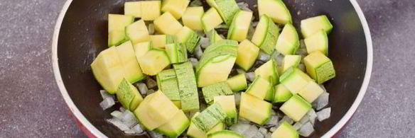 тушеные кабачки с яйцом