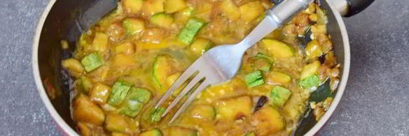 тушеные кабачки с яйцом