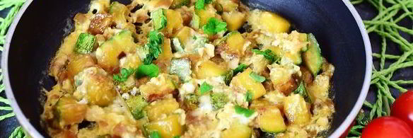 тушеные кабачки с яйцом