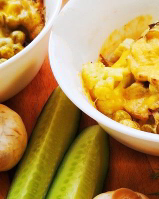 Запеченная цветная капуста с горошком