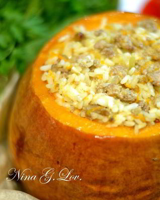 Запеченная тыковка, фаршированная рисом с фаршем