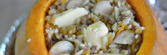 запеченная тыковка, фаршированная рисом с фаршем