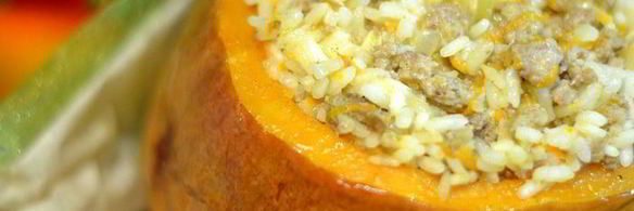 запеченная тыковка, фаршированная рисом с фаршем
