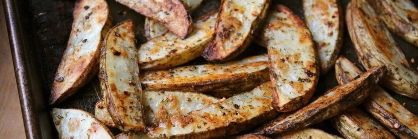 Запеченный картофель дольками