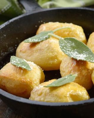 Запеченный картофель с шалфеем