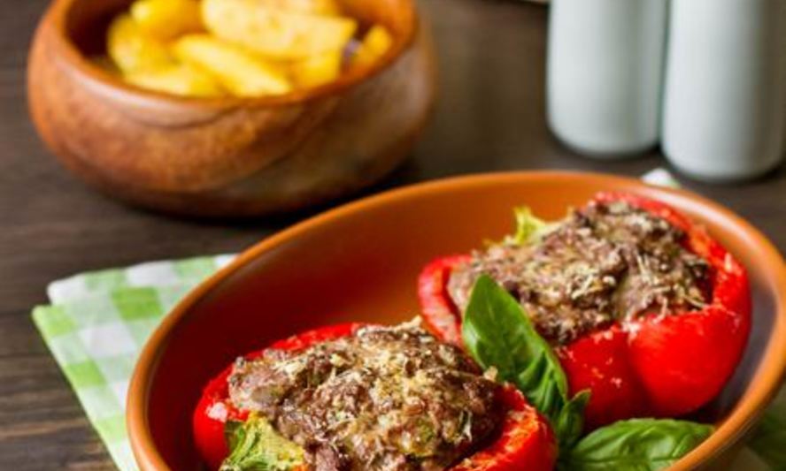 Рецепт запеченного сладкого перца с мясом и овощами