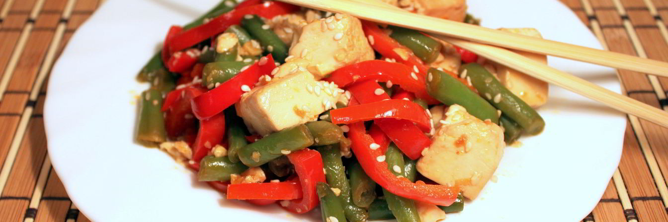 Жареный тофу с овощами