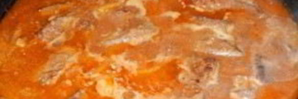 говяжья печень, тушенная с луком