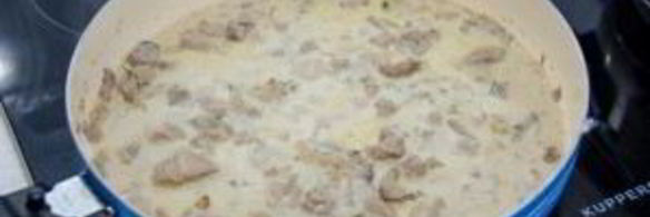 куриная печень с грибами в сметане