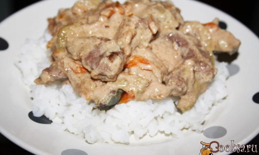 Рецепт нежной говяжьей печени в сметанном соусе