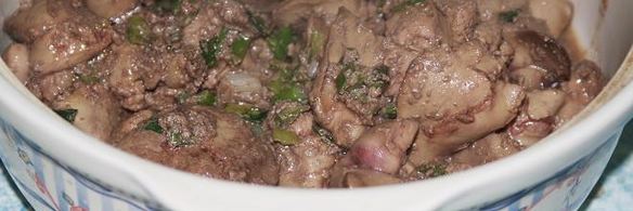 печень куриная в сметанном соусе