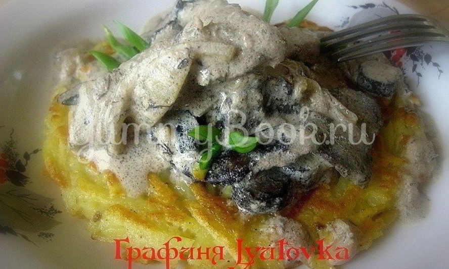 Рецепт печени с грибами на картофельном блине
