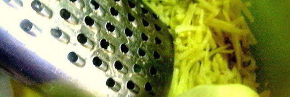 печень с грибами на картофельном блине