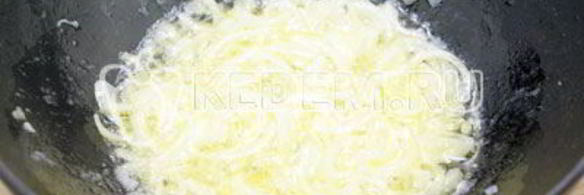 печень тушеная в сметане