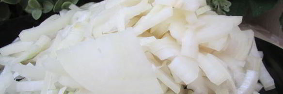 печеночные шарики с жареным луком в фисташках