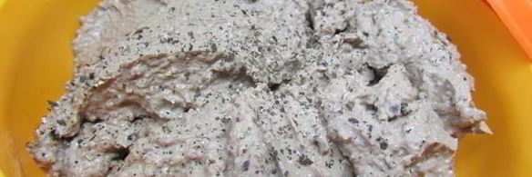 печеночные шарики с жареным луком в фисташках