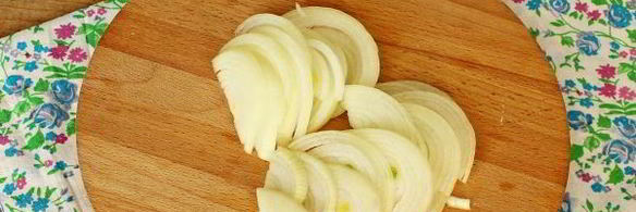 свиная печень, тушенная в томатно-соевом соусе