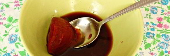 свиная печень, тушенная в томатно-соевом соусе