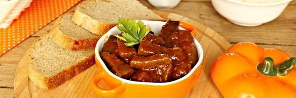 свиная печень, тушенная в томатно-соевом соусе