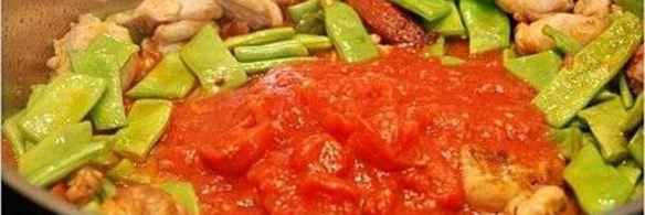 паэлья с колбасой и морепродуктами