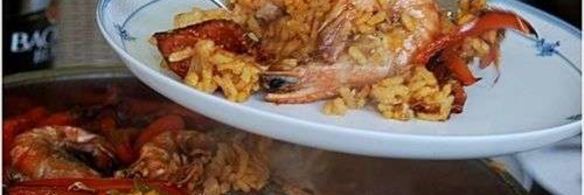 паэлья с колбасой и морепродуктами