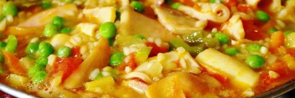 паэлья с овощами и кальмарами