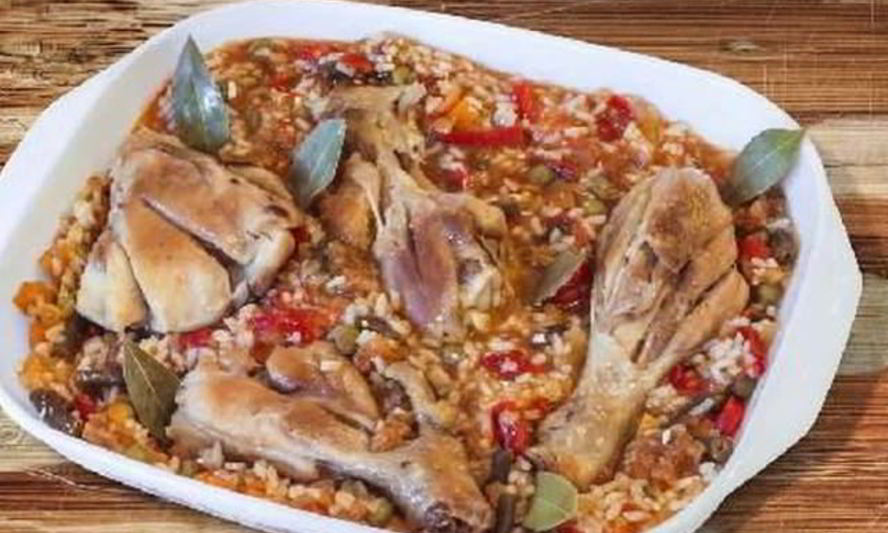 Рецепт пикантного плова с курицей и баклажанами