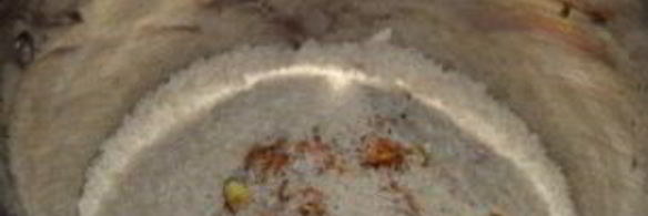 плов с курицей в кастрюле