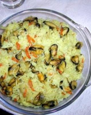 Плов с рыбой и мидиями