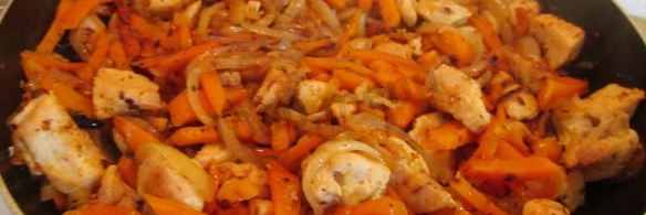 плов в кастрюле с курицей