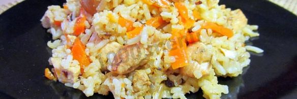 плов в кастрюле с курицей