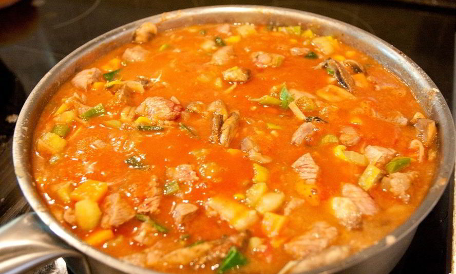 Рецепт подливки из тушенки