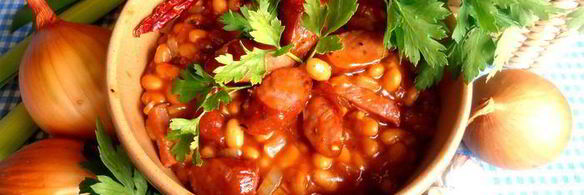 быстрое рагу с колбасками и фасолью