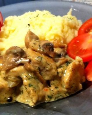 Фрикасе из курицы с шампиньонами