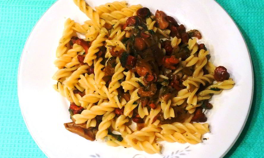 Рецепт фузилли с рагу из лисичек и крапивы