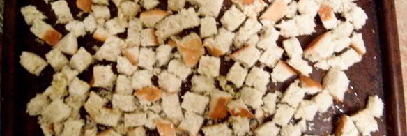 грибное рагу с яйцом пашот и крутонами