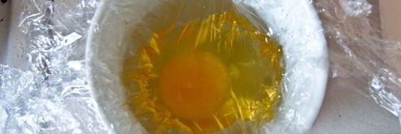 грибное рагу с яйцом пашот и крутонами