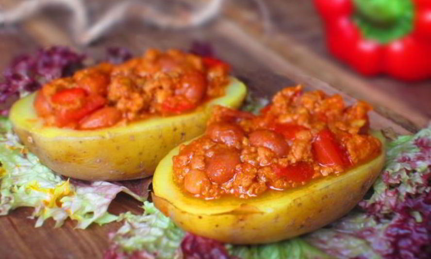 Рецепт картофеля, фаршированного мясным рагу с фасолью
