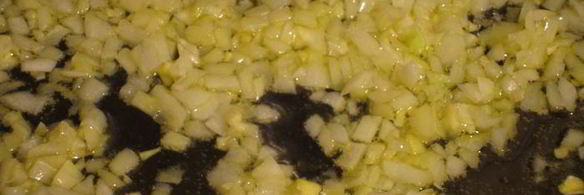 картофель, фаршированный мясным рагу с фасолью