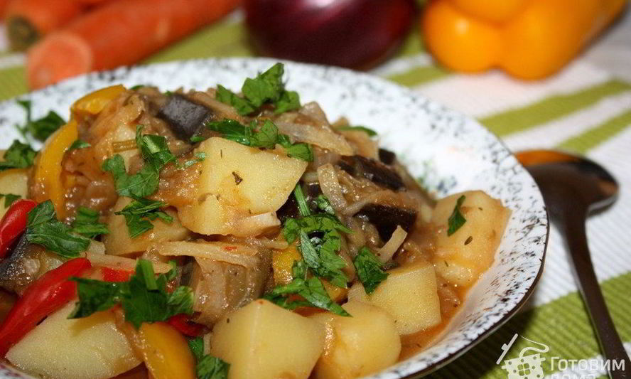 Рецепт картофельного рагу с баклажанами и перцем