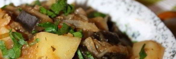 картофельное рагу с баклажанами и перцем