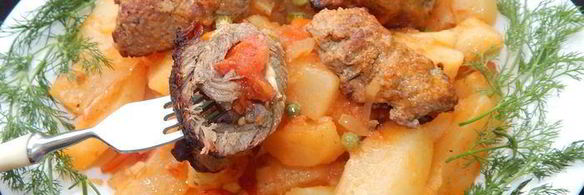 мясные рулетики с овощным рагу