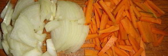 мясные рулетики с овощным рагу