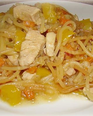 Овощное рагу с мясом и вермишелью